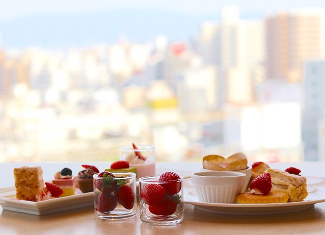 「ホテル京阪 京橋 グランデ」のスイーツブッフェに潜入！いちごのお花畑で思いっきり食べてきた