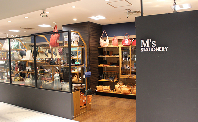 M’s STATIONERYの店舗入口