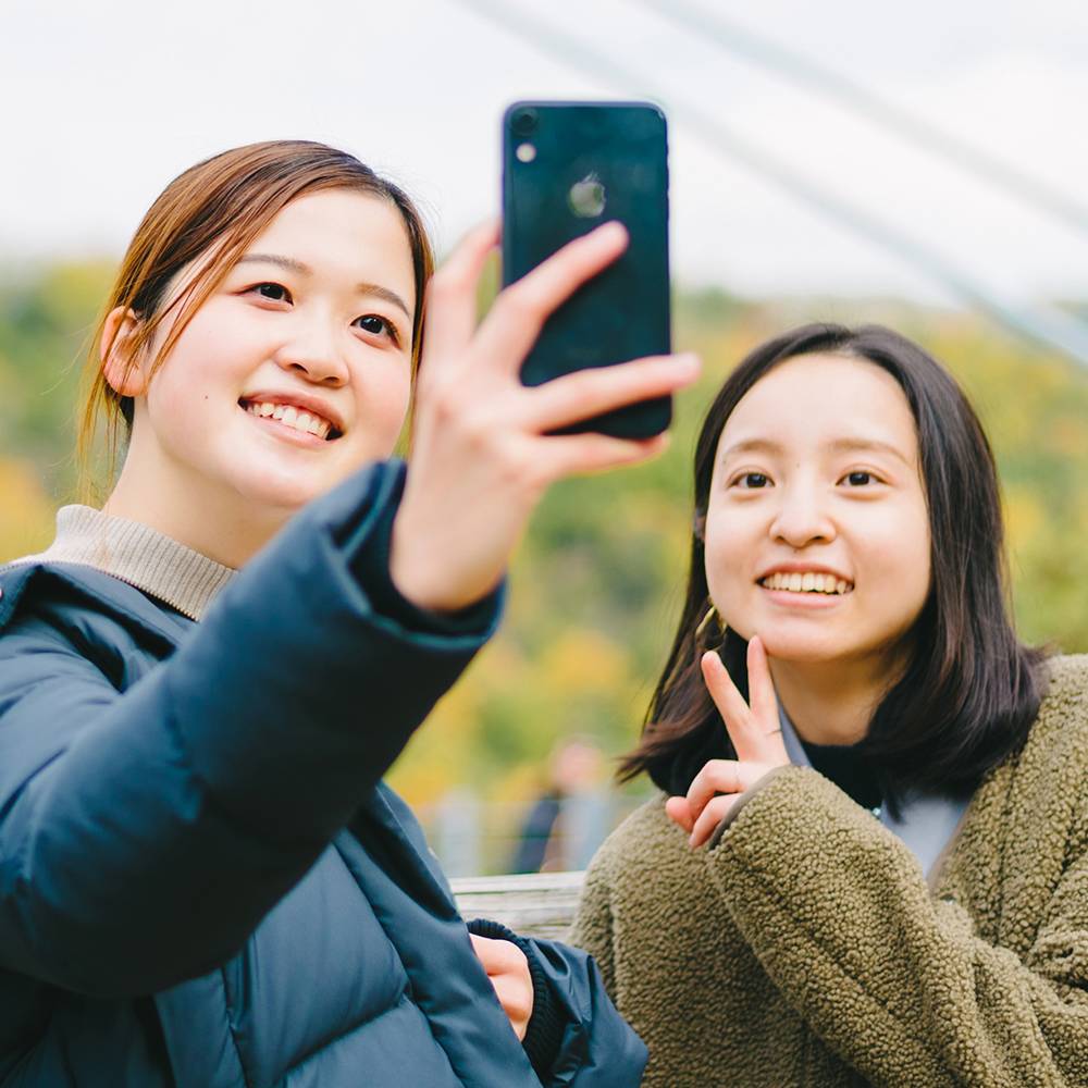 錦秋の吊り橋へ。