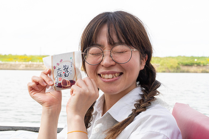 と、ここで船内に戻っておやつタイム。
