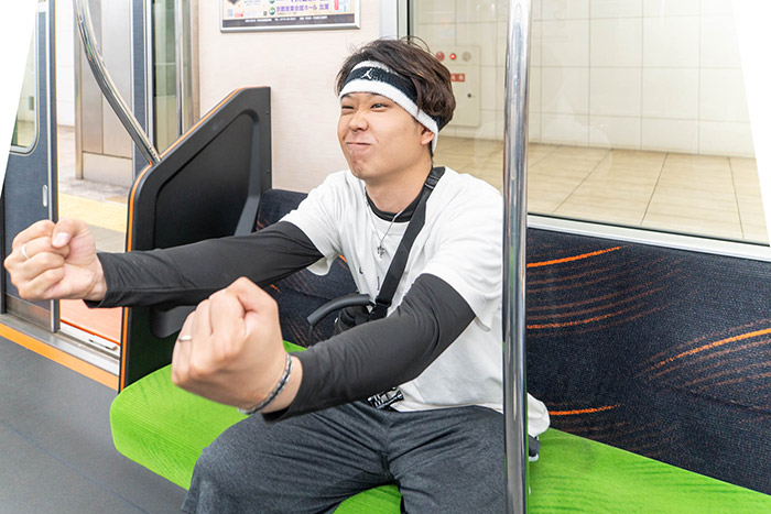 どの対決でも、船じゃないチームは勝っても負けても体力がボロボロなんですが、オガはこの余裕の表情。