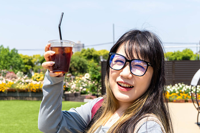 ローズティーを飲むゆうぽん