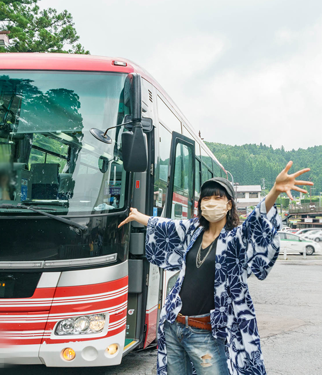 高野山って涼しそう。でも電車やと乗り継ぎが大変…いやいや、京阪の高速バスやったら直通やで!ひらつー女子が行く日帰りバス旅