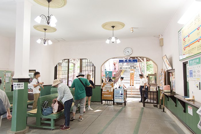 坂本駅駅舎（登録有形文化財）