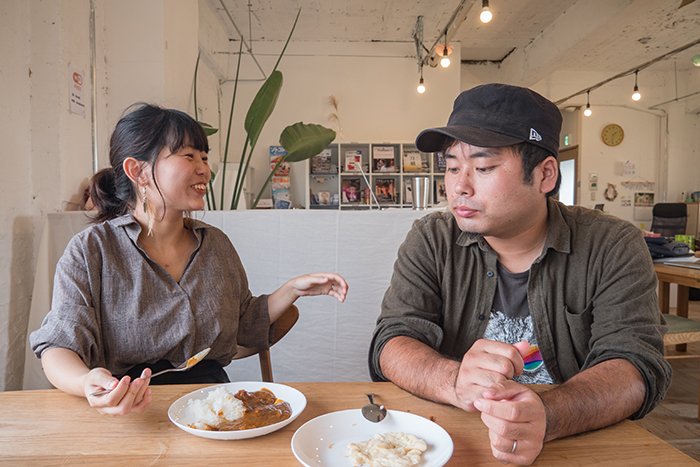 牛ばら肉の大盛りカレー