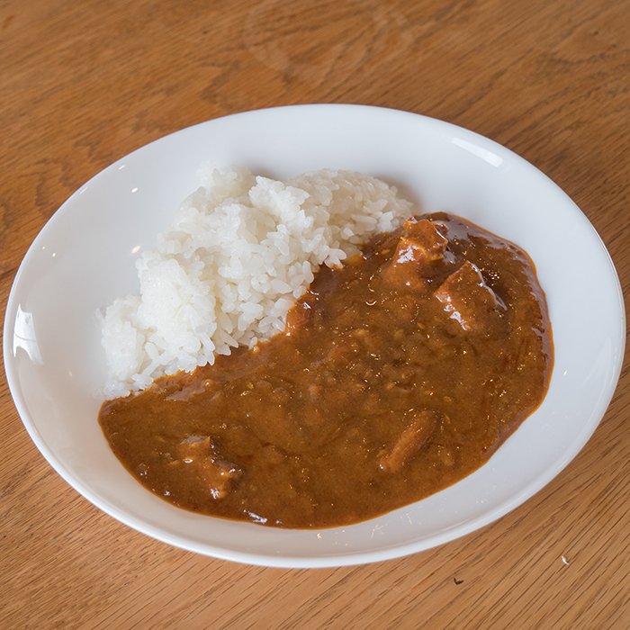 牛ばら肉の大盛りカレー