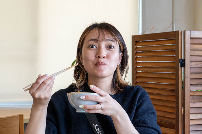 「南高梅の食べる梅ぽん酢」を食べるフク
