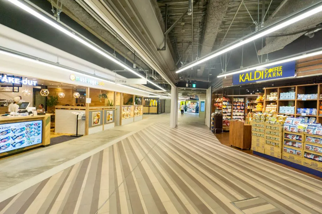 9月6日オープン！枚方市駅直結の新商業施設「枚方モール」1階はこんな感じ