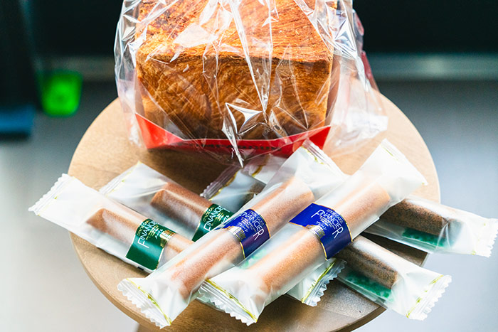 食パンとフィナンシェ