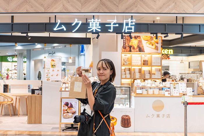 本館フードコート「ムク菓子店」