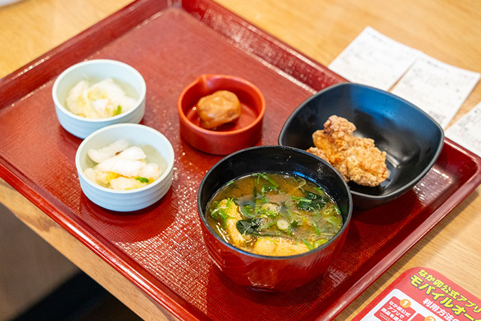鶏から（1個）/みそ汁/紀州南高梅/京風つけもの（2個）