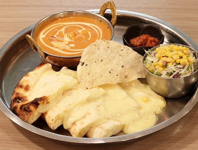 インドレストラン ビンドゥの本格インドカレーとチーズナン