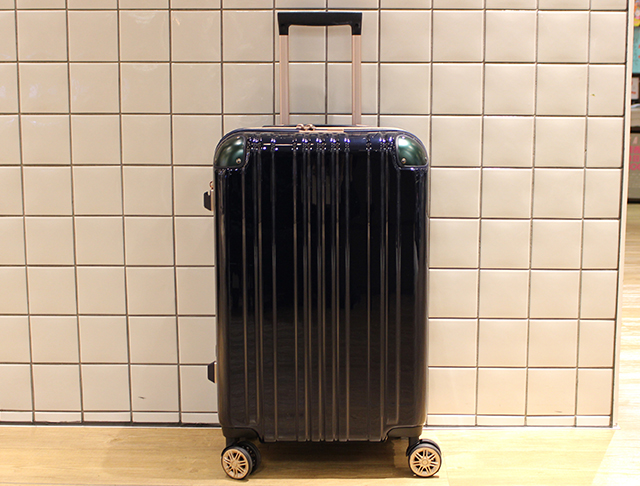 マツハラのスーツケース