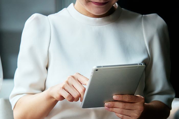 「オールデイダイニング ラジョウ」タブレットで食べたいメニューを選んでオーダー