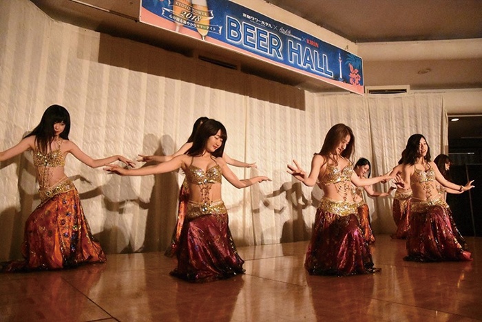 関西大学の「Belly Divas ～ love ＆ peace～」のベリーダンス