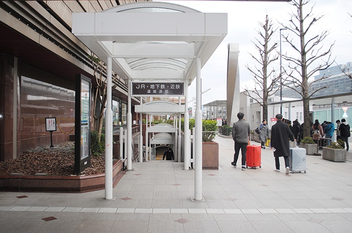 地下通路への入口