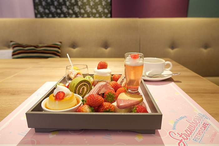 京都タワーホテルスイーツビュッフェ「Sweets Buffet ～Strawberry RETRO CAFE～」