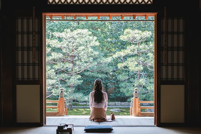 「GOOD NATURE HOTEL KYOTO」が行っているアクティビティー「お寺での座禅体験」