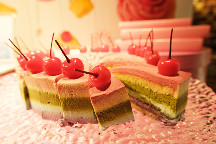 「レインボーケーキ」