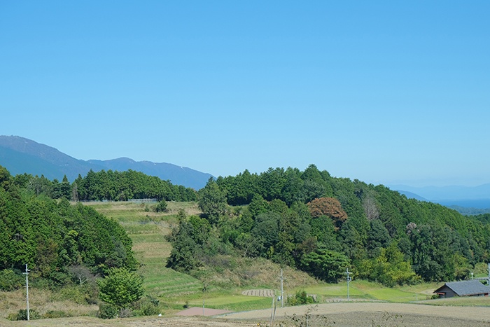 奥比叡ドライブウエイを抜けたのどかな里山