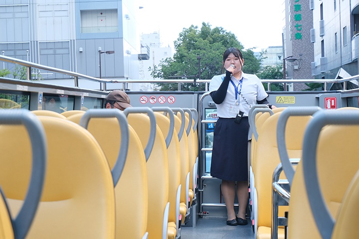 京都定期観光バス「スカイバス京都」ガイドさん