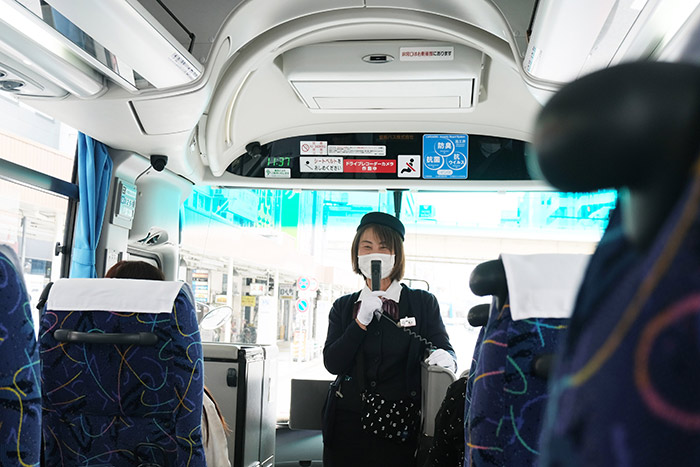 バス車内