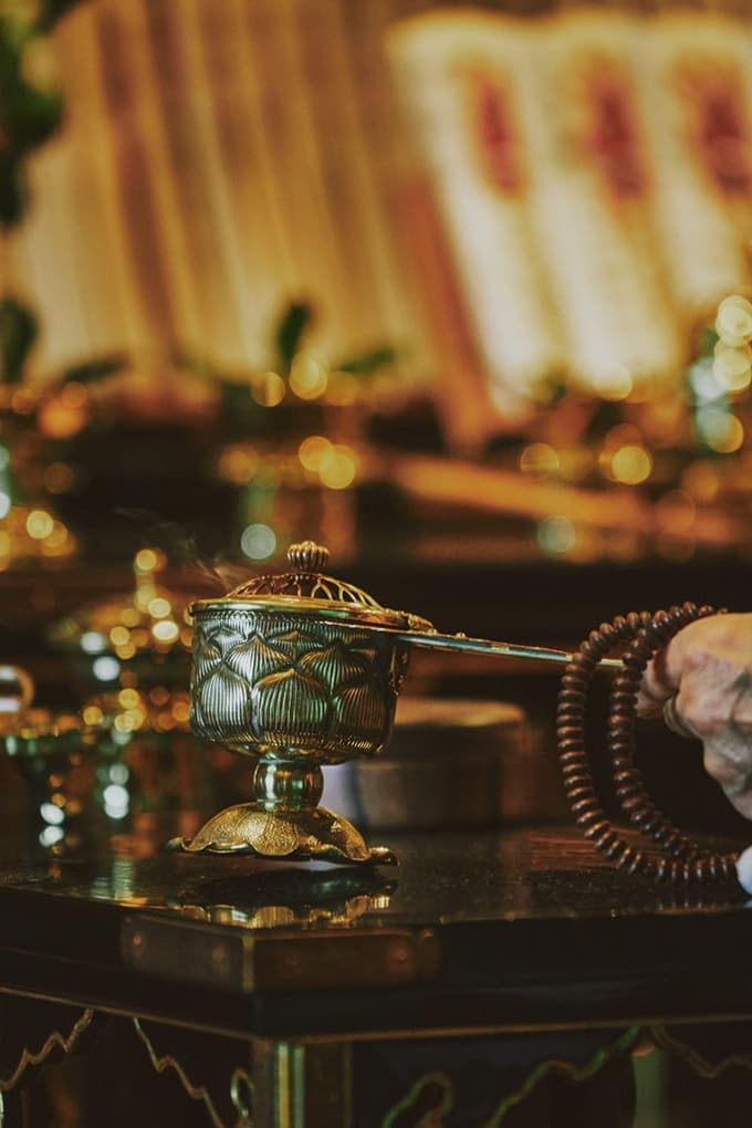 堂内で流れる厳かな音色。 ここは「声明(しょうみょう)」の根本道場。