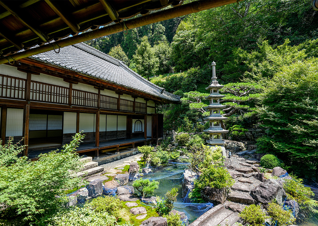 興聖寺の境内と琴坂の風景