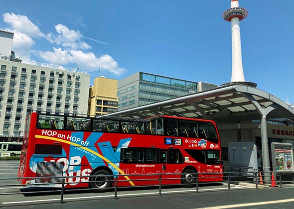 子連れの旅にもオススメ！京都の街ナカを走るオープントップバスでラクラク観光！