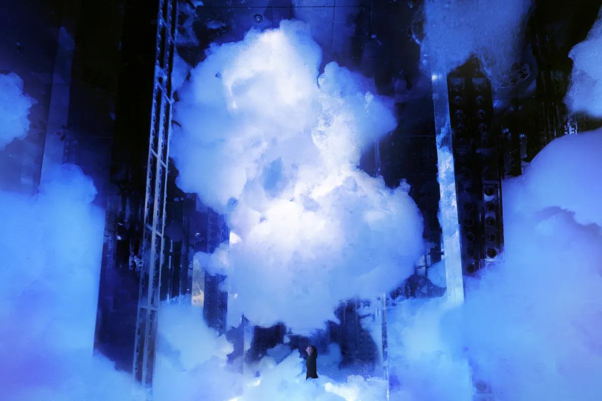 質量も形もない彫刻