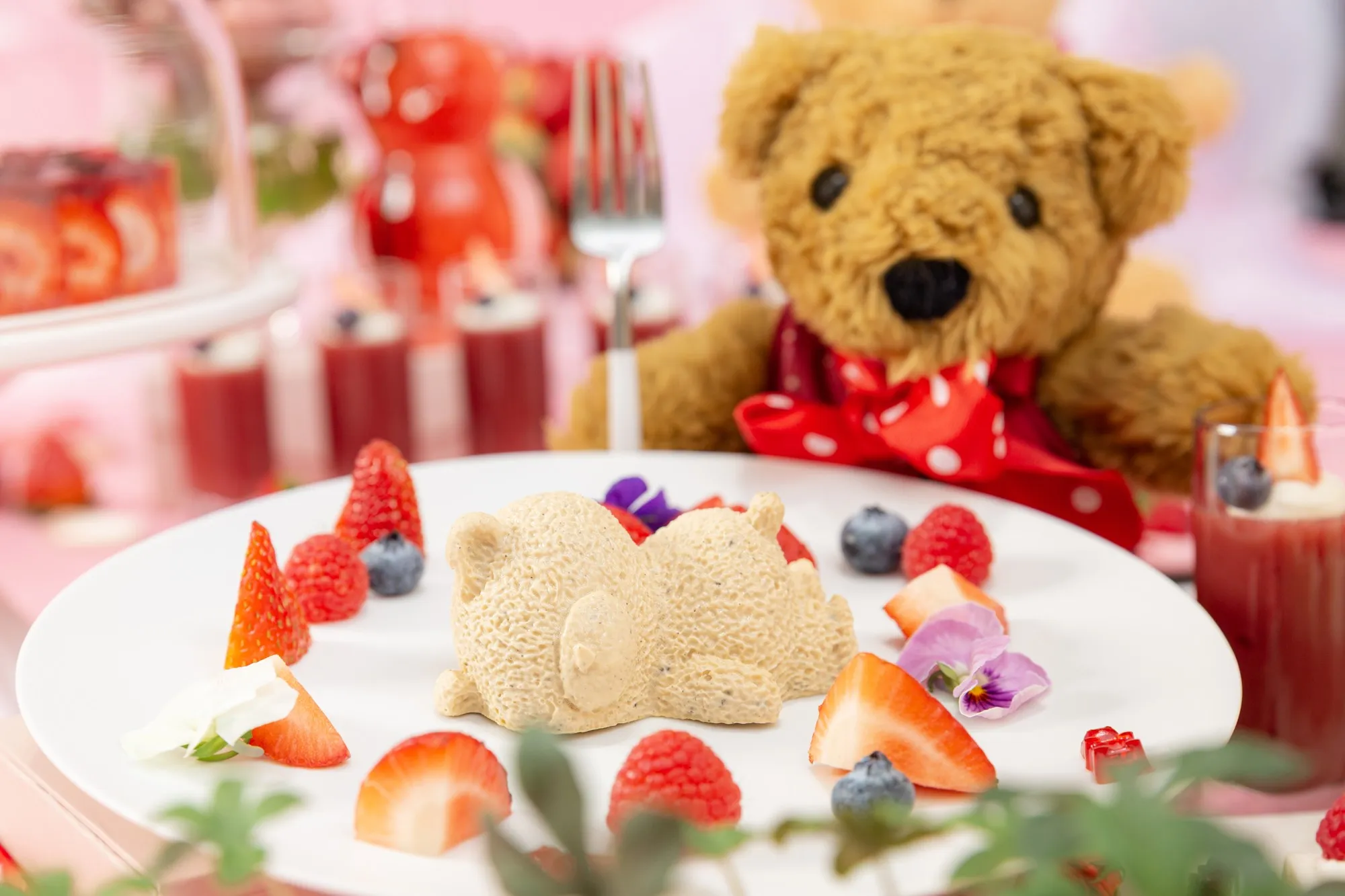 和紅茶とイチゴのババロア