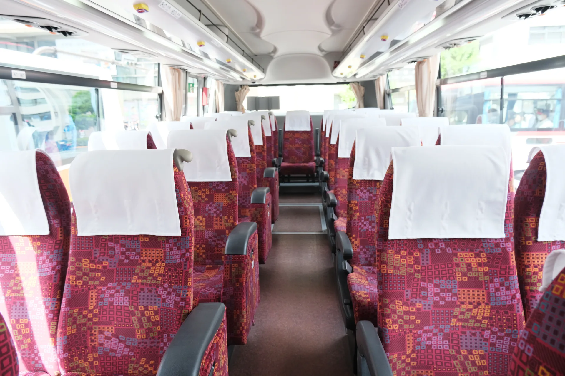 必ず座れるバス車内