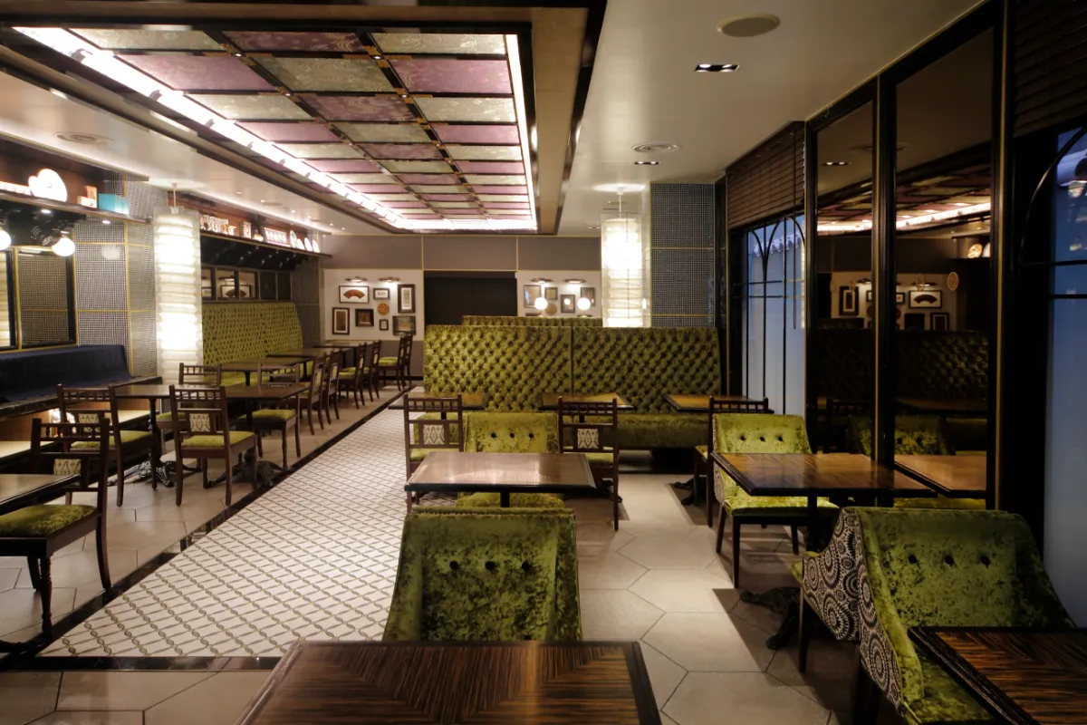 1階は居心地の良いコワーキングスペース