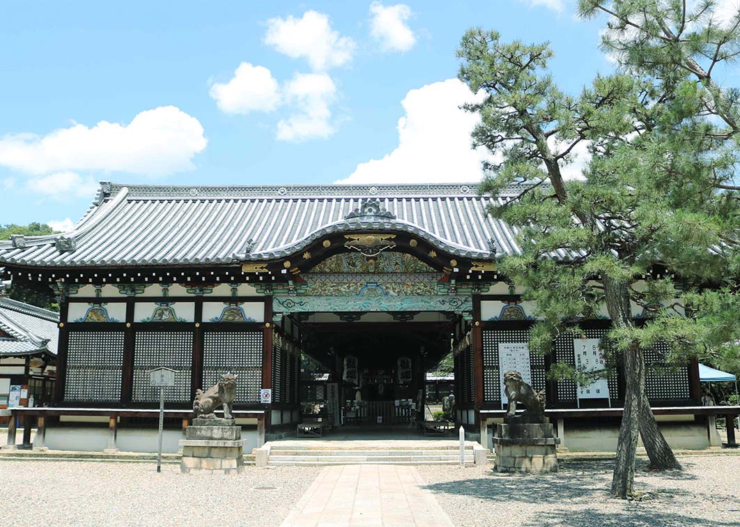 御香宮神社の外観