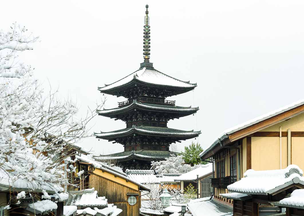 八坂の塔と雪景色