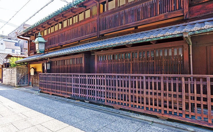 ⑥輪違屋