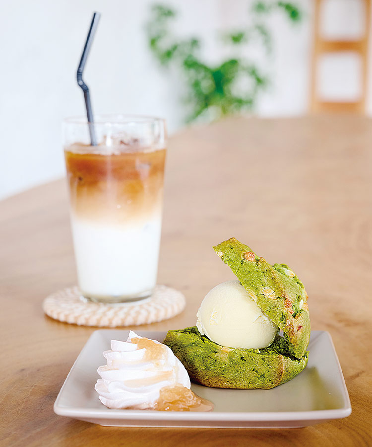 生クリームスコーン抹茶ホワイトチョコのアイスクリームサンド
