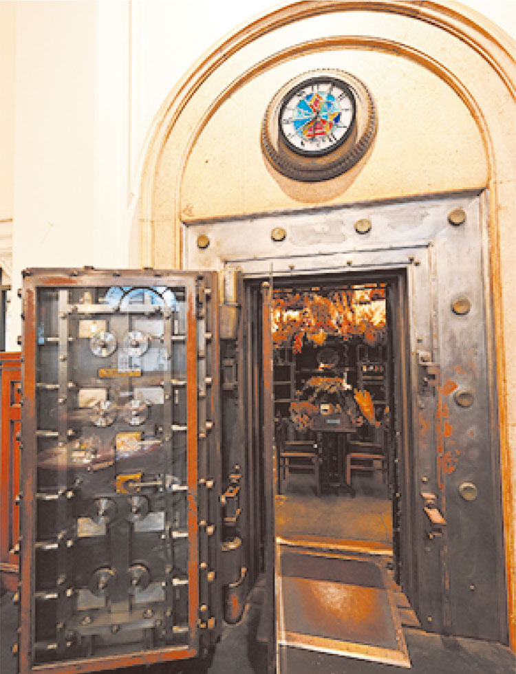 店内奥の元金庫室