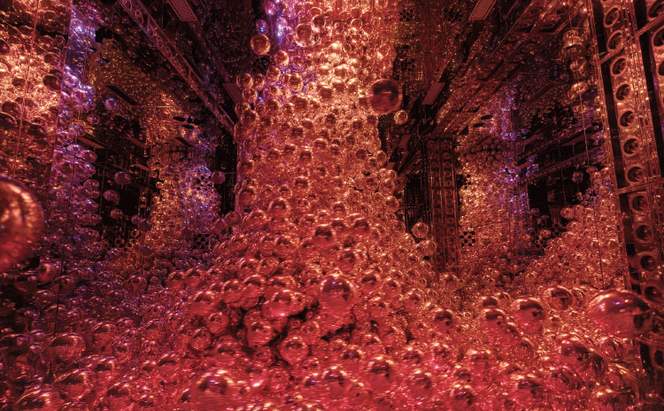 チームラボ《変容する連続体》 ©チームラボ