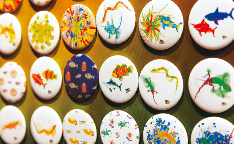 唯一無二の缶バッジをお土産に