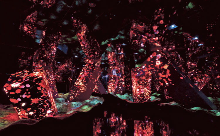 チームラボ《開いた宇宙の永遠の存在の中のメガリス》 ©チームラボ