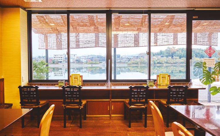 瀬田川のほとりにたたずむ最高のロケーション