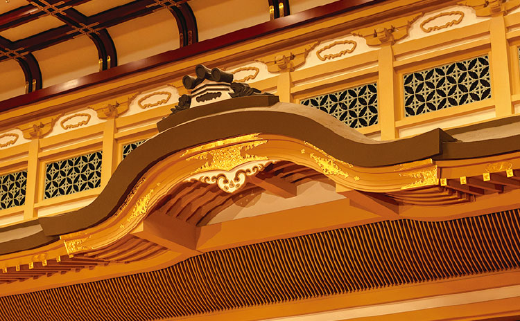 歌舞伎の劇場で唯一南座に現存する舞台上部の唐破風