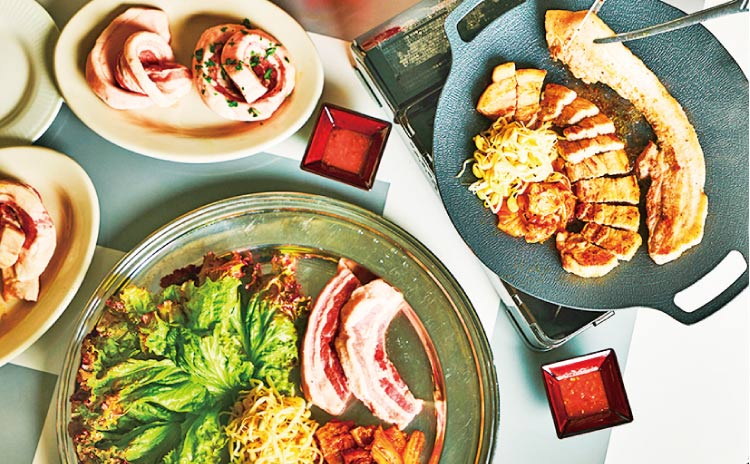 「サムギョプサル」の追加の豚バラ肉はプレーンのほか3種類の味が楽しめます