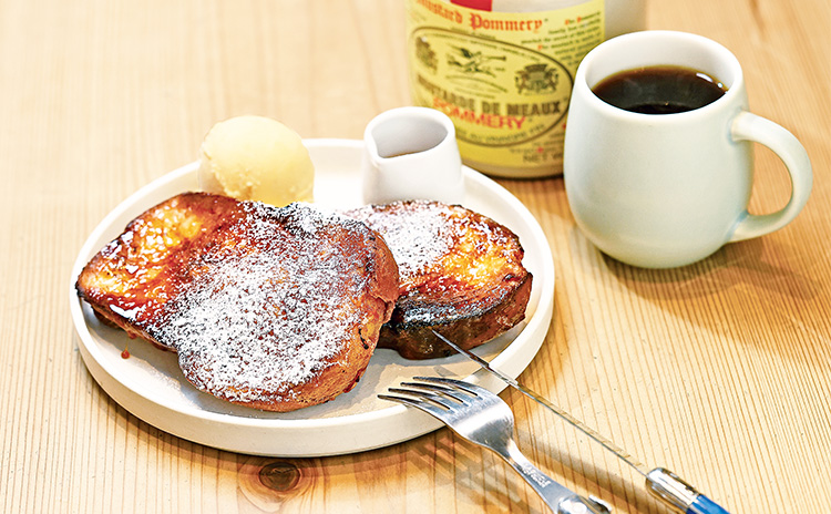 フレンチトースト 自家製アイスクリーム 1,300円