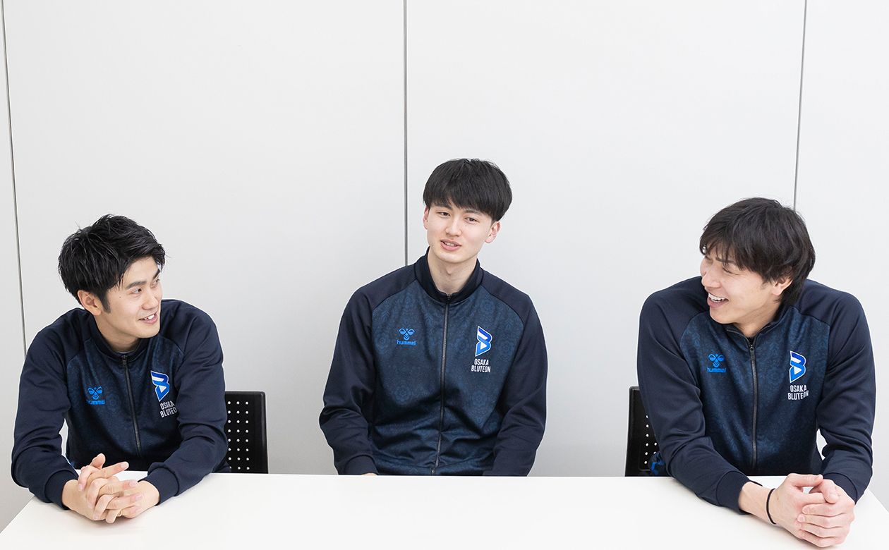 プライベートでも訪れる清水選手、ここ枚方市で生まれ育った中村選手、まだ見ていないお店にも興味津々の金田選手にKUZUHA MALLでばったり会える可能性は大きい、かも？