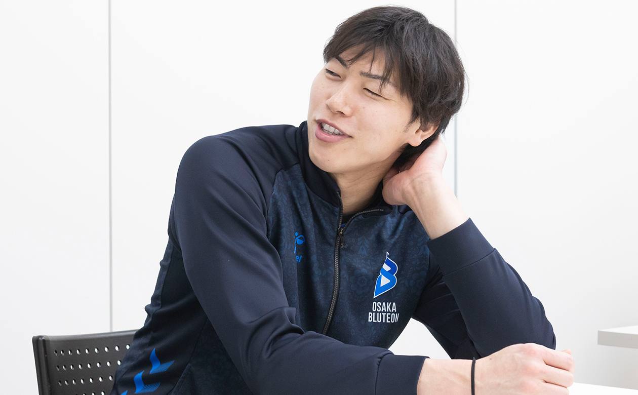 清水選手はバレーボールの技術はもちろん、抜群の存在感でチームみんなの心のよりどころとなっている。
