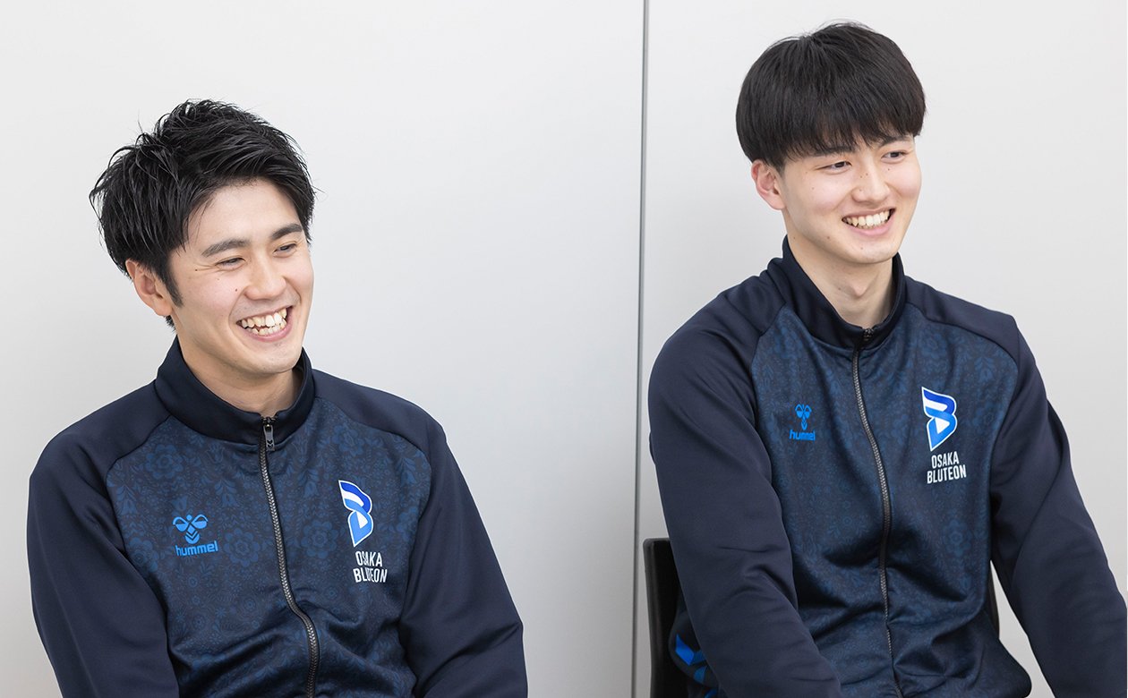 清水選手に見守られて中村選手、金田選手も「安心してプレーできている」と笑顔。