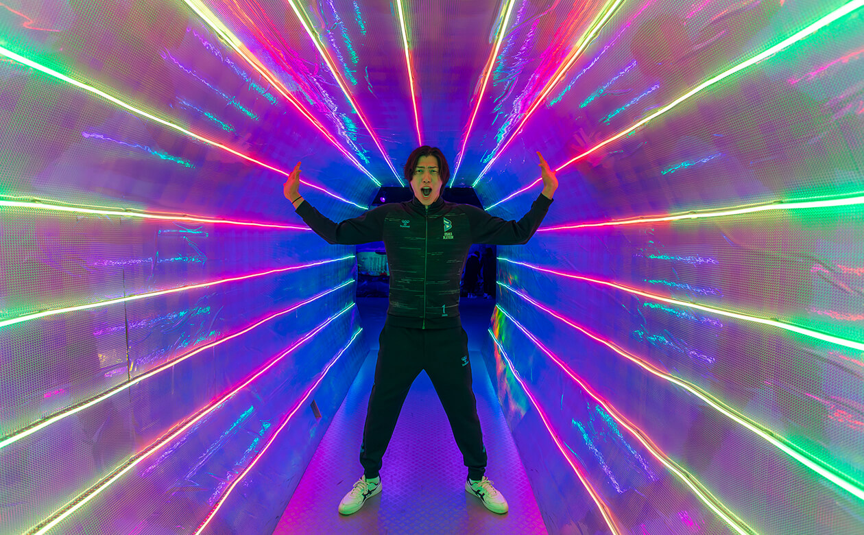 さすが探検隊取材常連の清水選手。ノリノリでポージング！