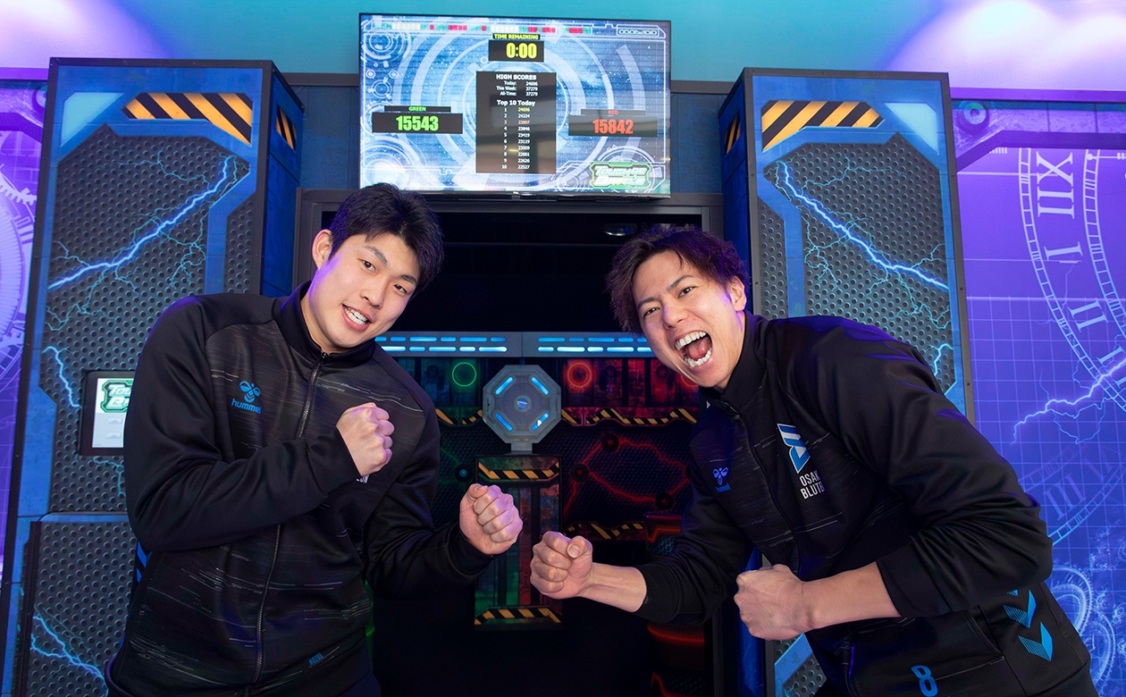 身長187cmの仲本選手、184cmの野添選手。体格の似たふたりだが、勝利の軍配は一体どちらに？